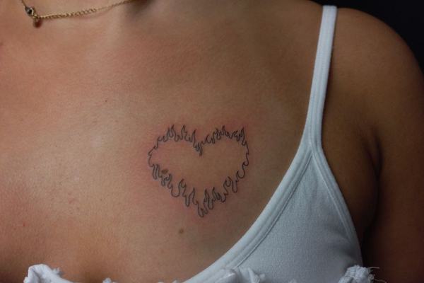 Tatuiruotės ant krūtinės moterims