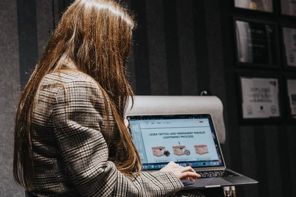 laser tattoo lightening in Šiauliai