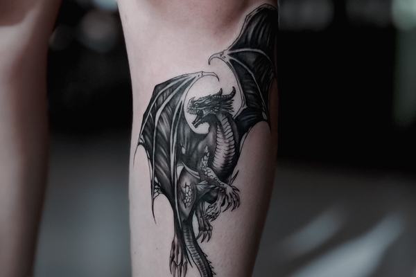 Tatuiruotės ant kojos moterims