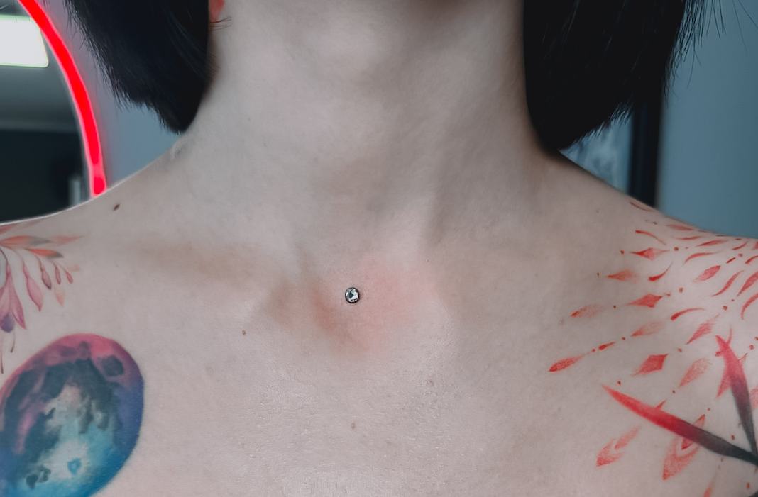 Microdermal piercing