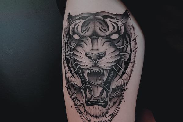 Tatuiruotės ant kojos moterims