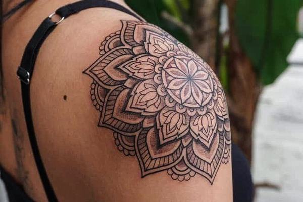 Tatuiruotės ant peties