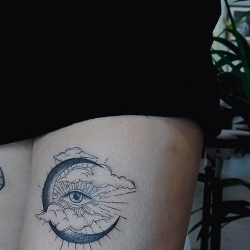 Tatuiruotės ant kojos moterims