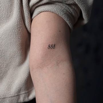 Mažos tatuiruotės moterims ant rankos