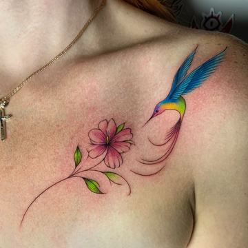 Tatuiruotės ant krūtinės moterims