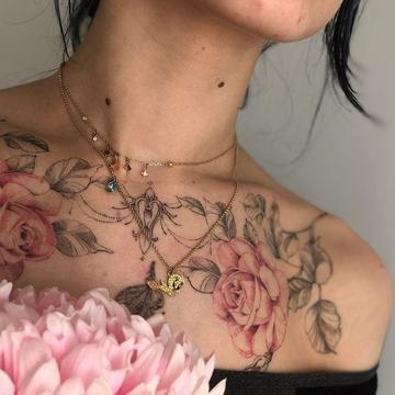 Tatuiruotės ant krūtinės moterims