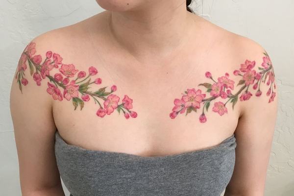 Tatuiruotės ant krūtinės moterims