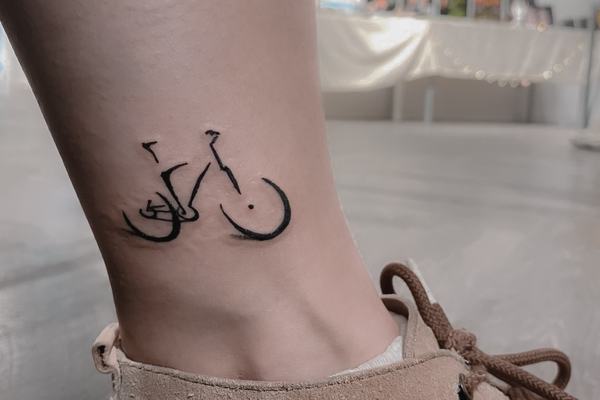Tatuiruotės ant kojos moterims