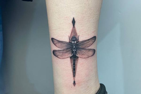 Tatuiruotės ant kojos moterims