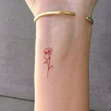 Mažos tatuiruotės moterims ant rankos